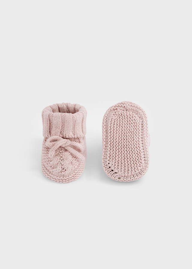 16-09167-029-L-6 MAYORAL Newborn Knit Booties 9167 - Image 1