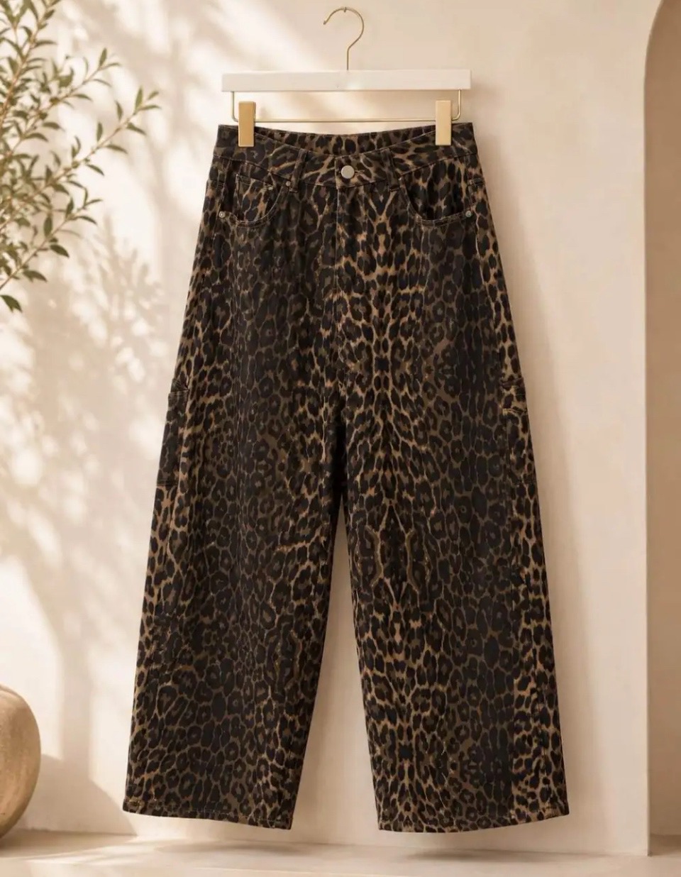 Screenshot Boyfriend Jeans in Leopard Print - Image 1